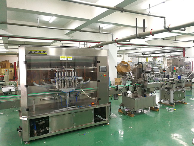 星火全自动辣椒酱灌装机实拍图